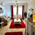 3 Bedrooms Apartment In Rehab City